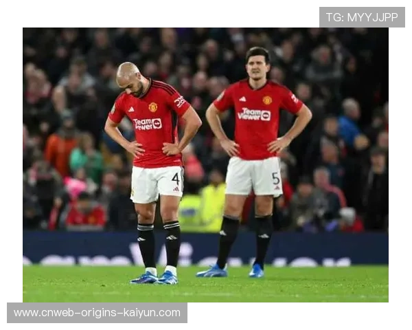 纽卡斯尔边路进攻频频奏效，阿尔米隆内切抽射稍稍偏离